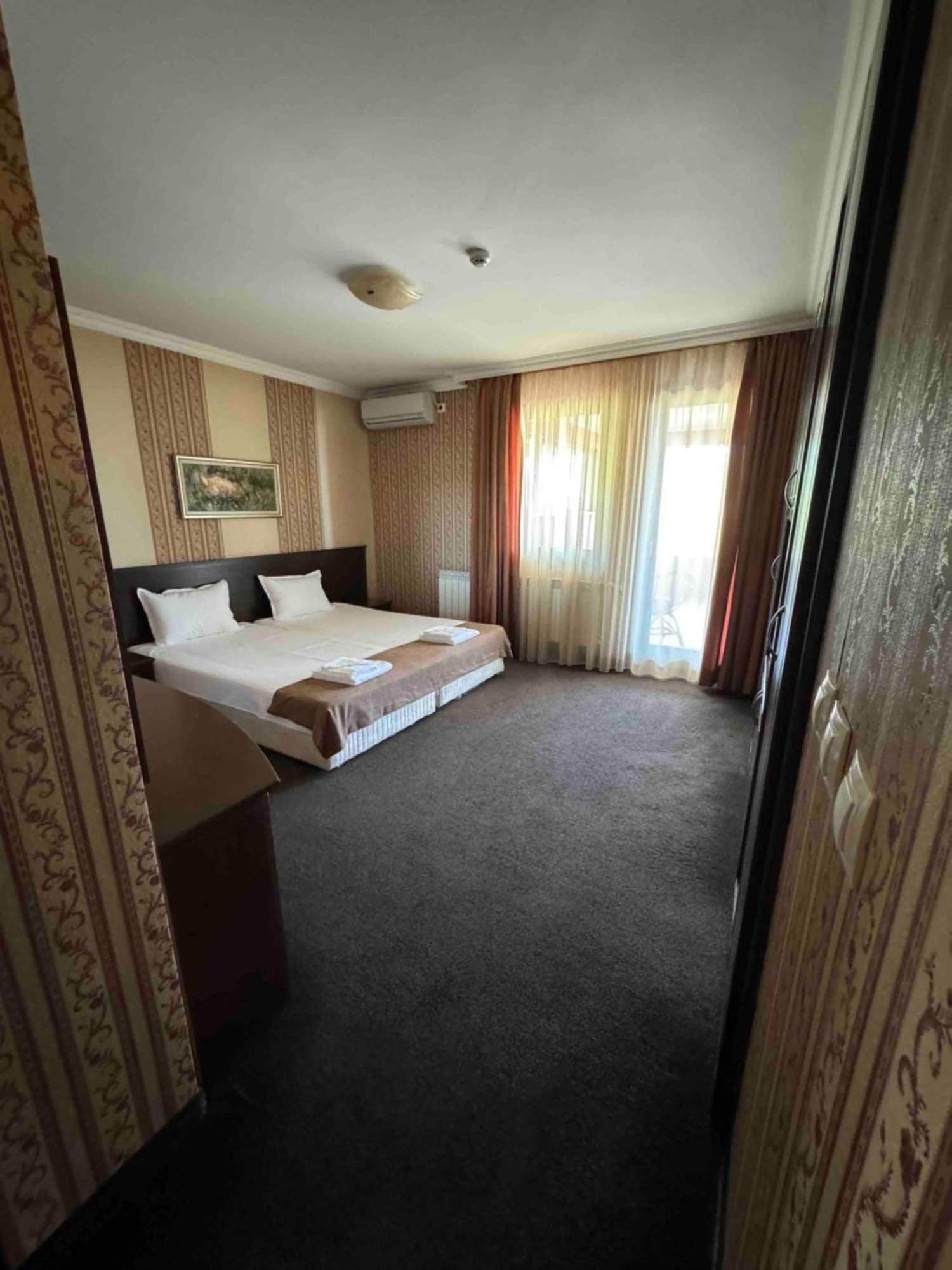 Hotel-Restaurant Almond Karlovo Luaran gambar