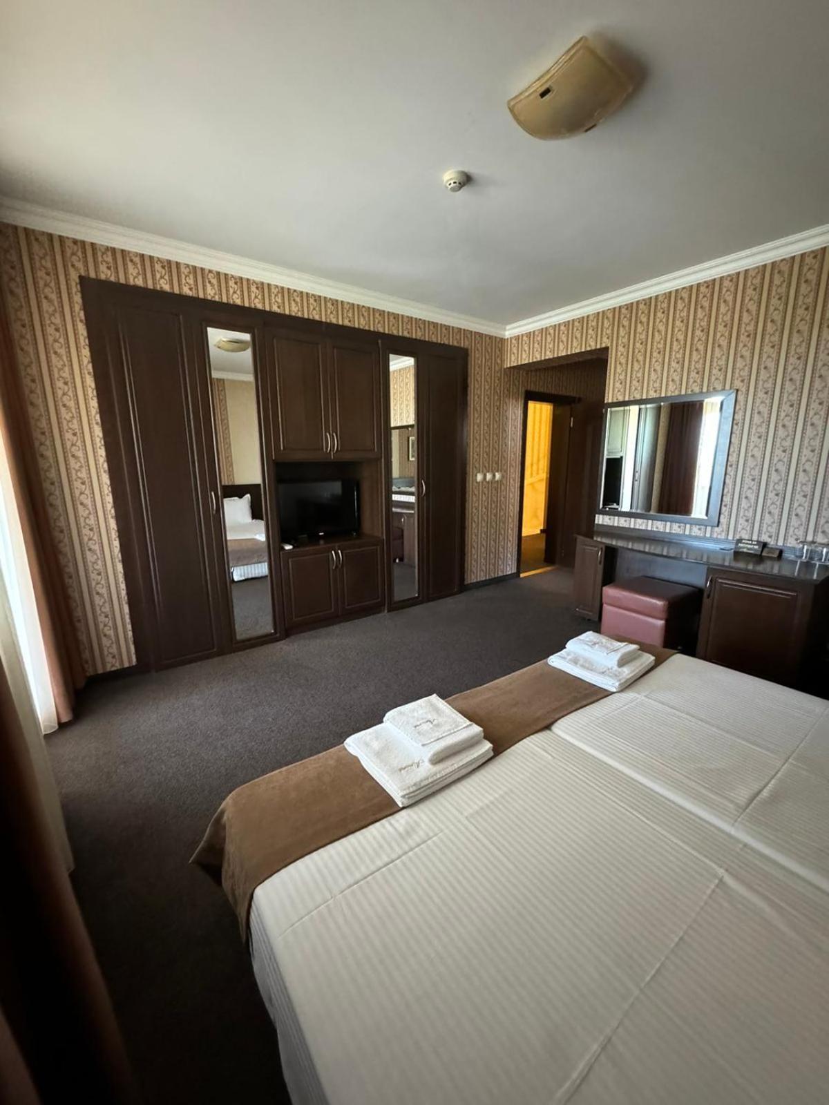 Hotel-Restaurant Almond Karlovo Luaran gambar