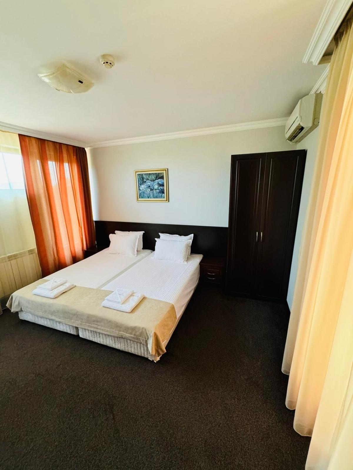 Hotel-Restaurant Almond Karlovo Luaran gambar