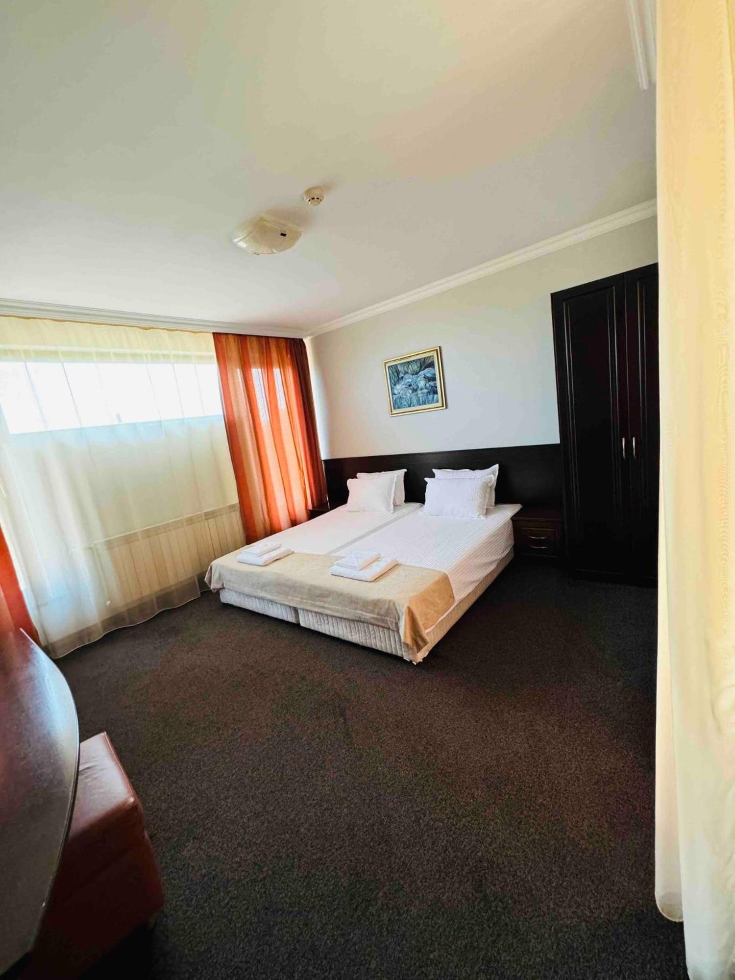 Hotel-Restaurant Almond Karlovo Luaran gambar
