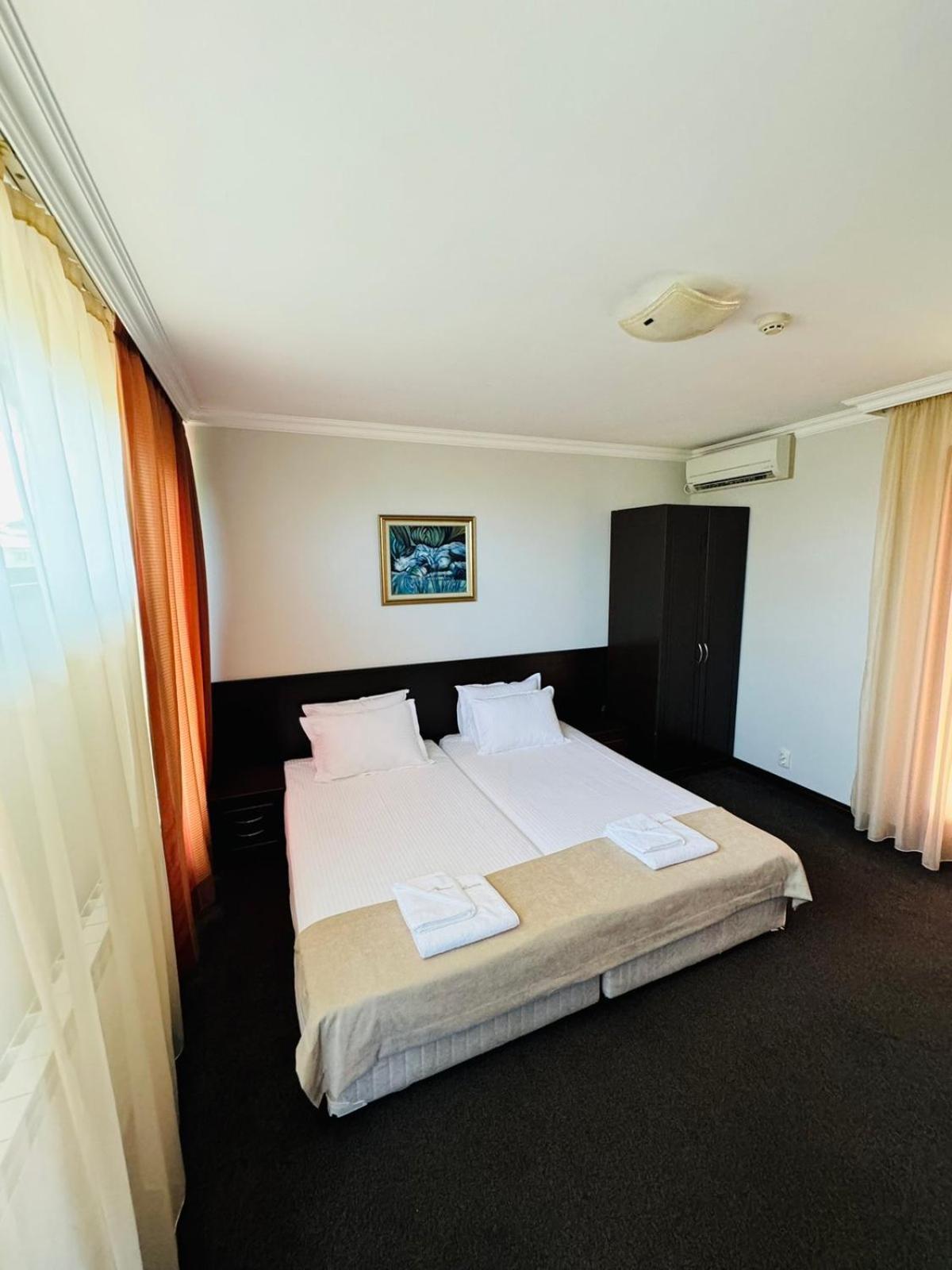 Hotel-Restaurant Almond Karlovo Luaran gambar