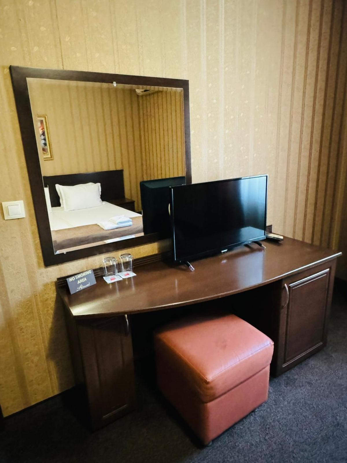 Hotel-Restaurant Almond Karlovo Luaran gambar
