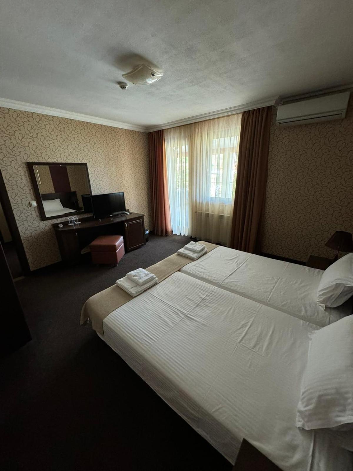 Hotel-Restaurant Almond Karlovo Luaran gambar