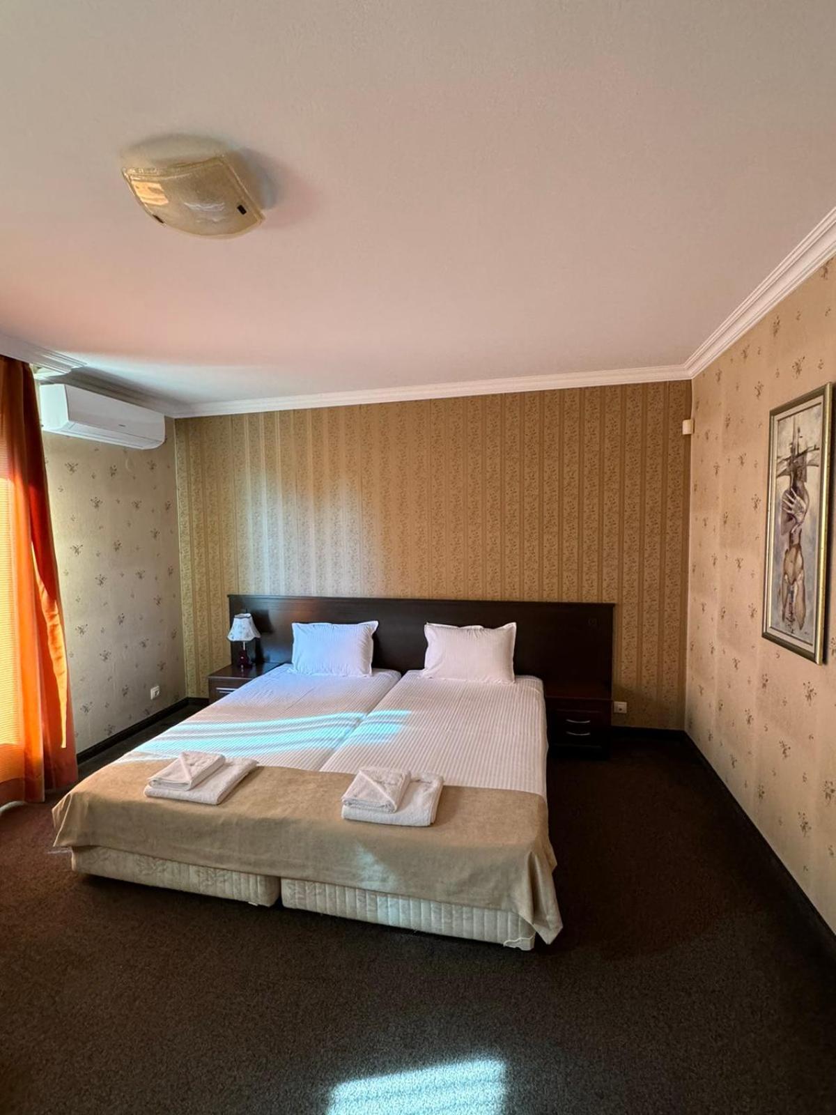 Hotel-Restaurant Almond Karlovo Luaran gambar