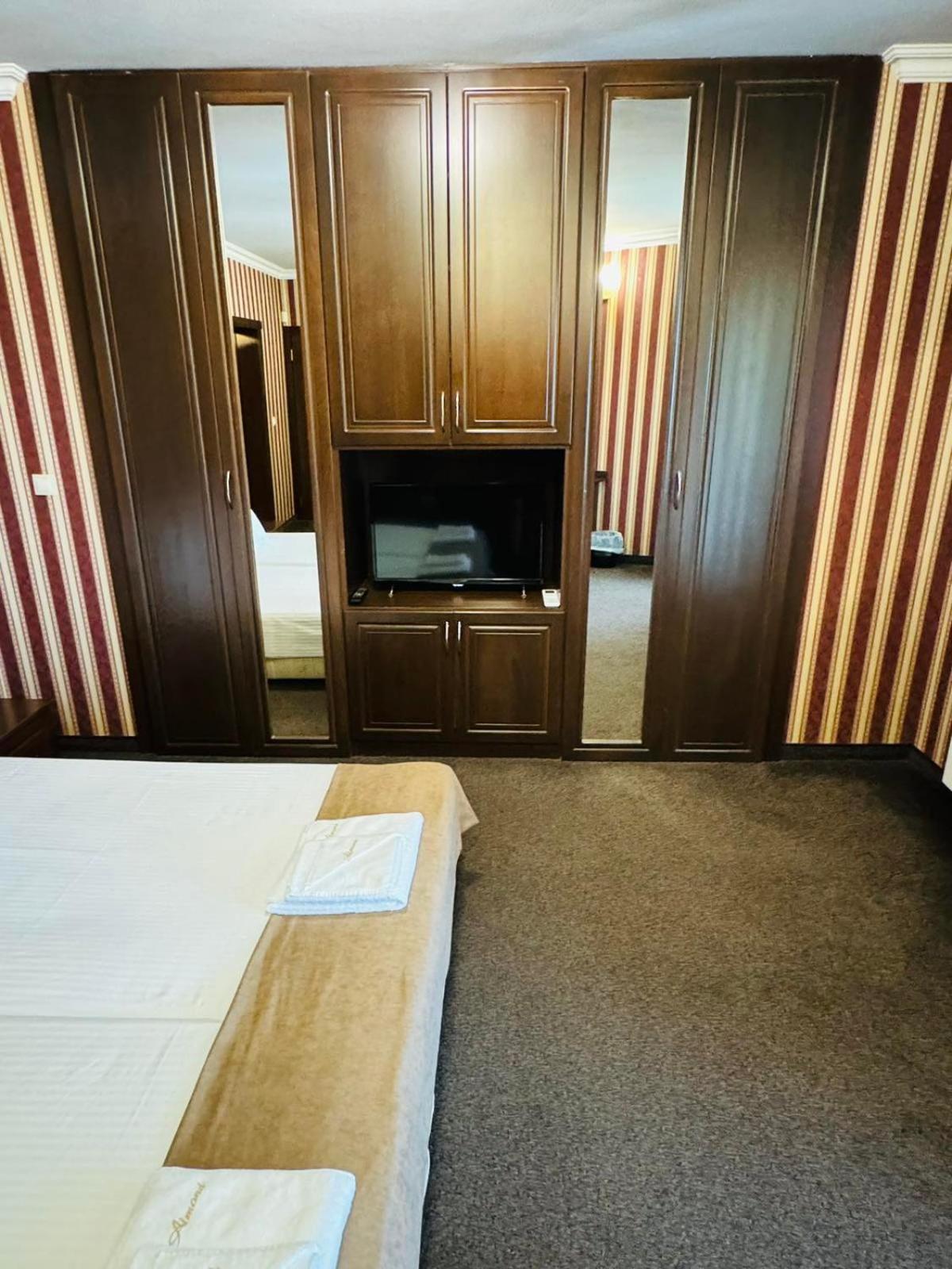 Hotel-Restaurant Almond Karlovo Luaran gambar