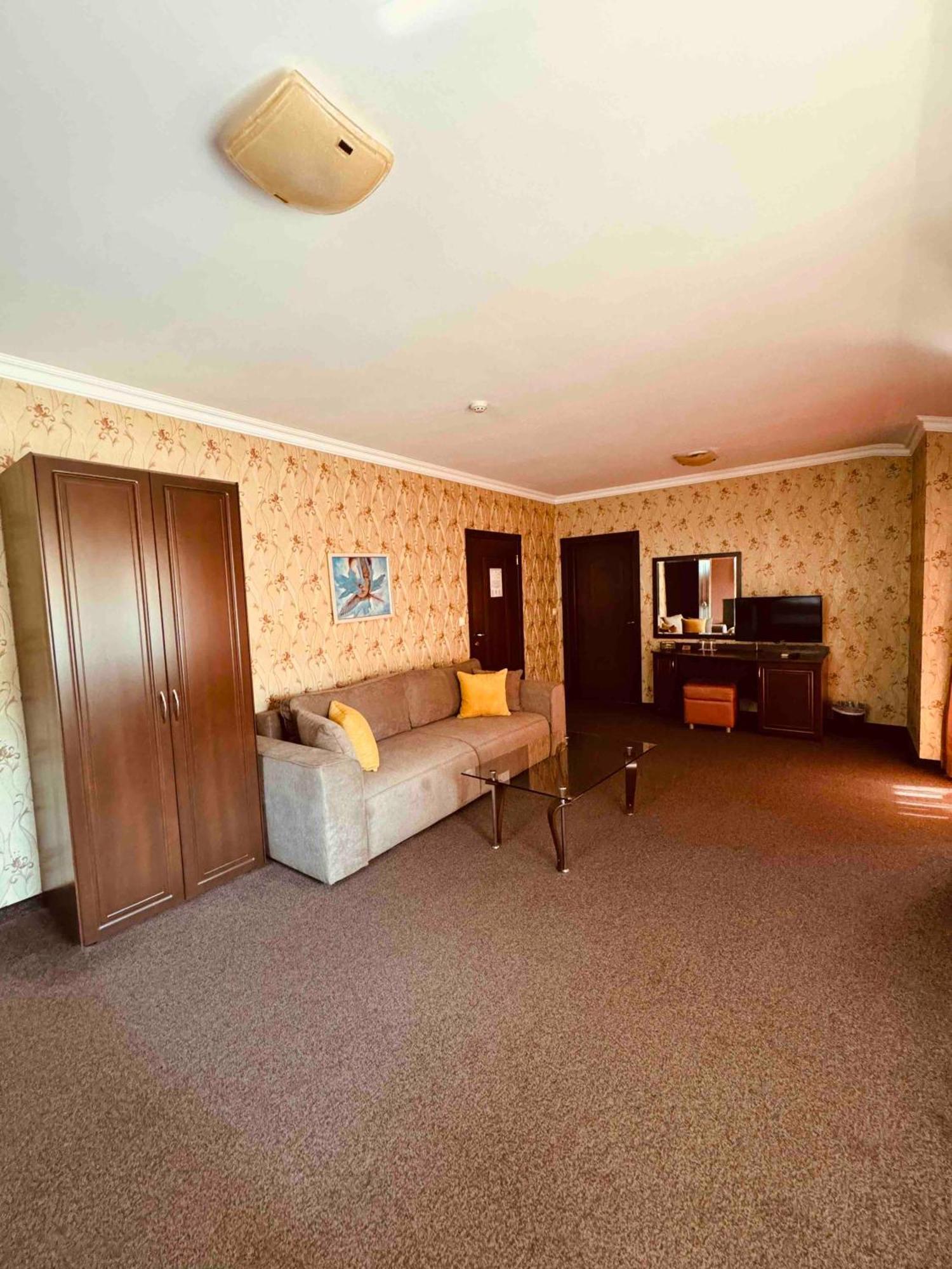 Hotel-Restaurant Almond Karlovo Luaran gambar